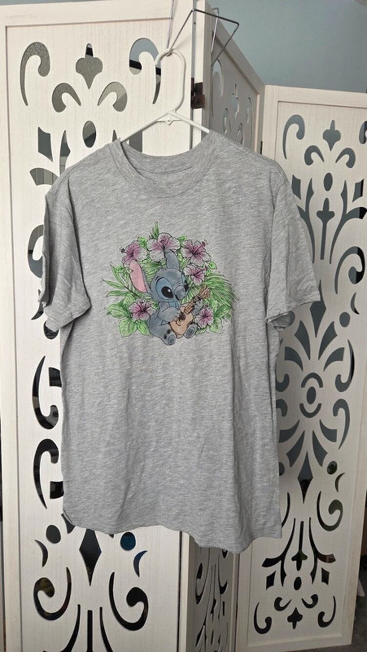 Disney Stitch Floral Graphic Tee Gray Large NWT Lilo and Stitch Shirt Cute